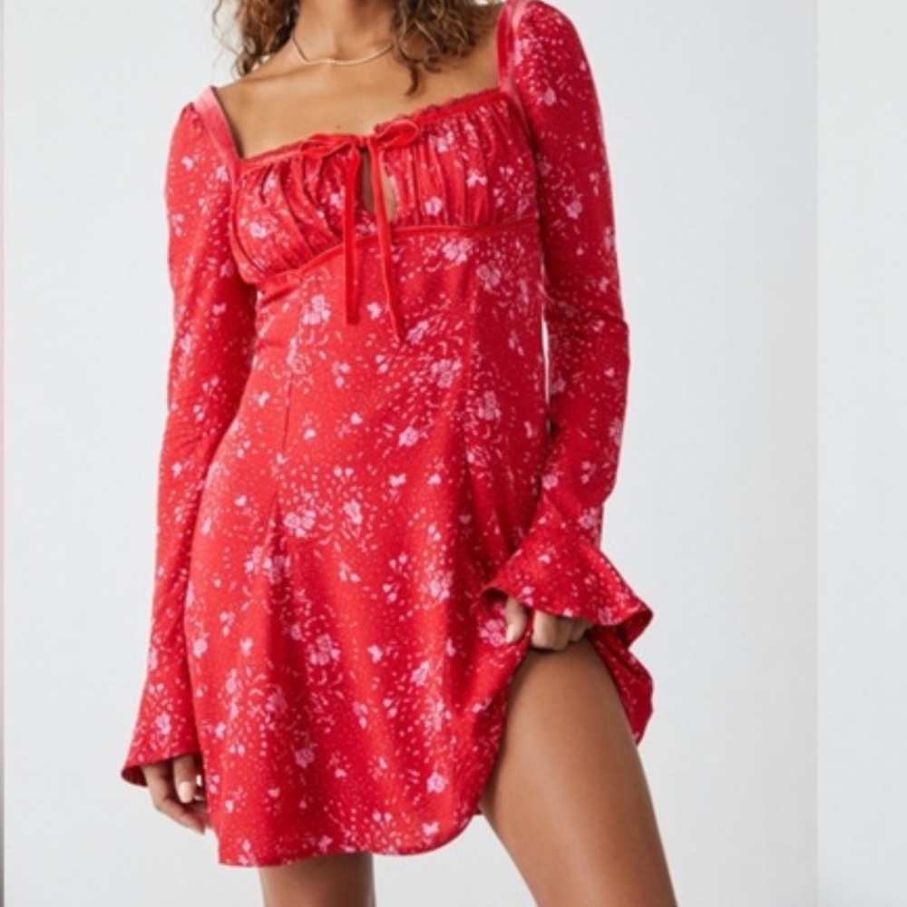 Free People Tess Mini Dress XS Red Floral Y2K Milkmaid Velvet Trim Empire Waist